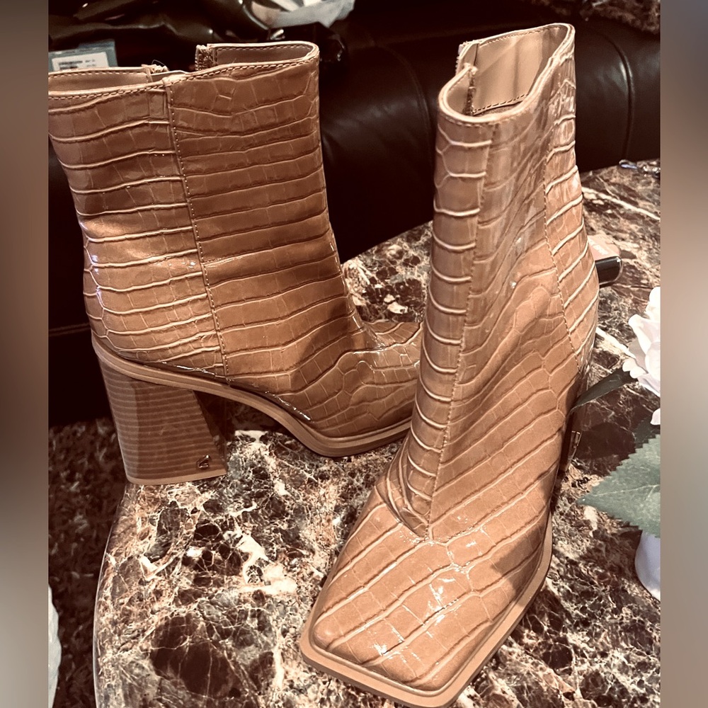 Circus by Sam Edelman Tan heeled boots